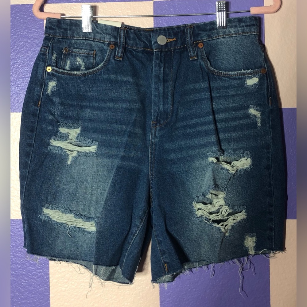 NWT Blank NYC Long Distressed Shorts in Medium Blue Wash - Size 29
